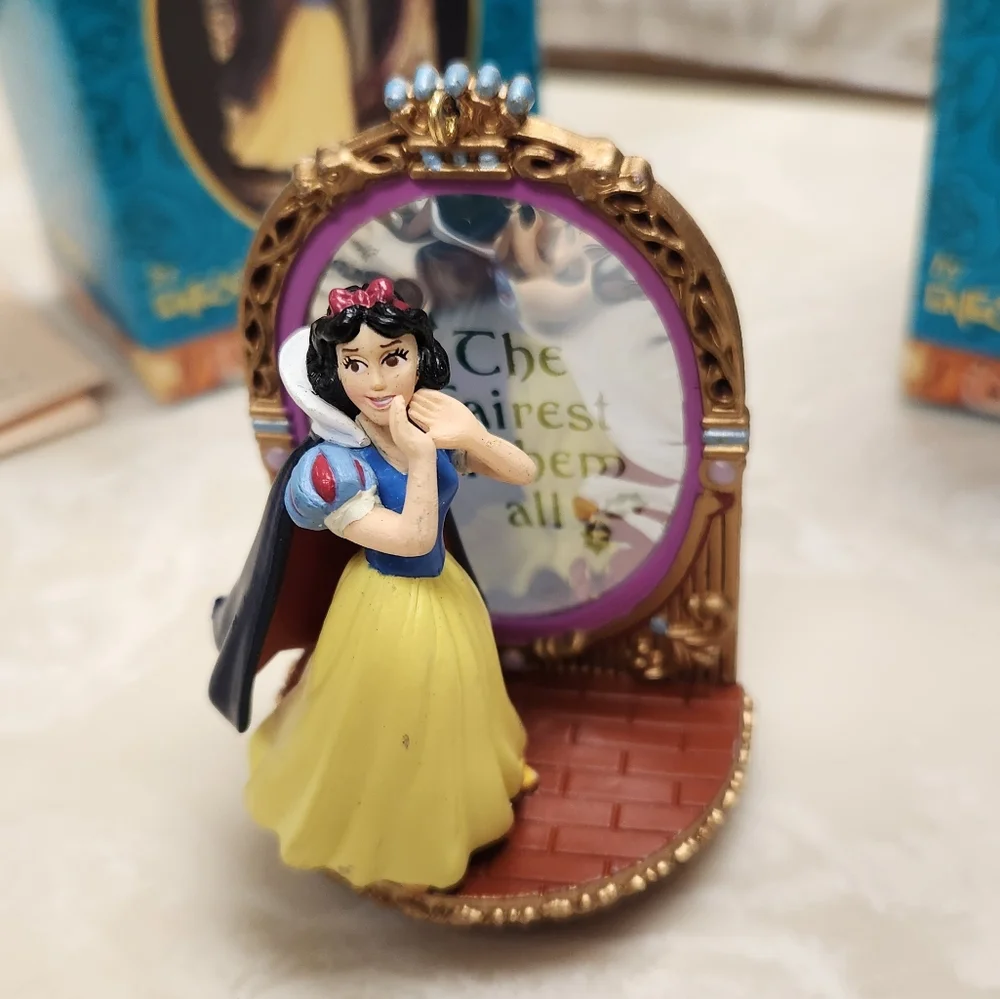 2 Enesco Snow White & the Seven Dwarfs Christmas Ornaments